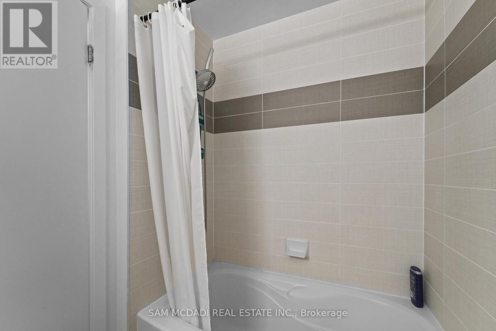 2304 - 18 Harbour Street, Toronto, Ontario  M5J 2Z6 - Photo 15 - C13763394