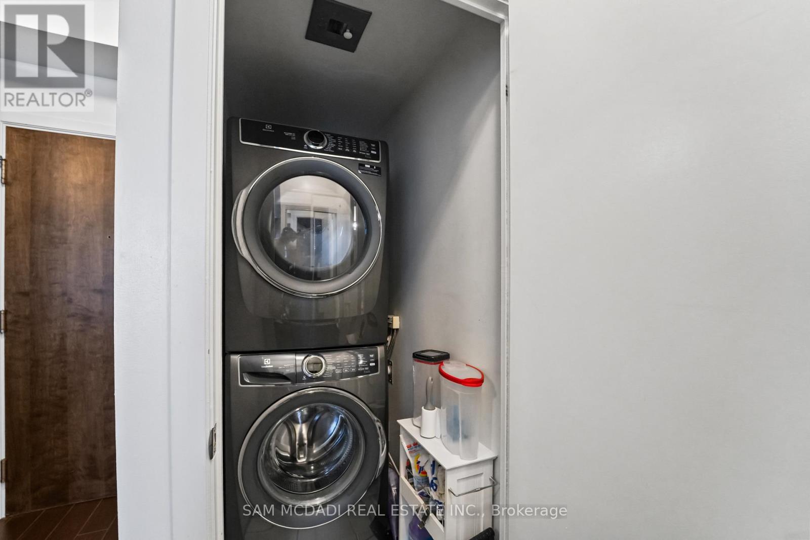 2304 - 18 Harbour Street, Toronto, Ontario  M5J 2Z6 - Photo 16 - C13763394