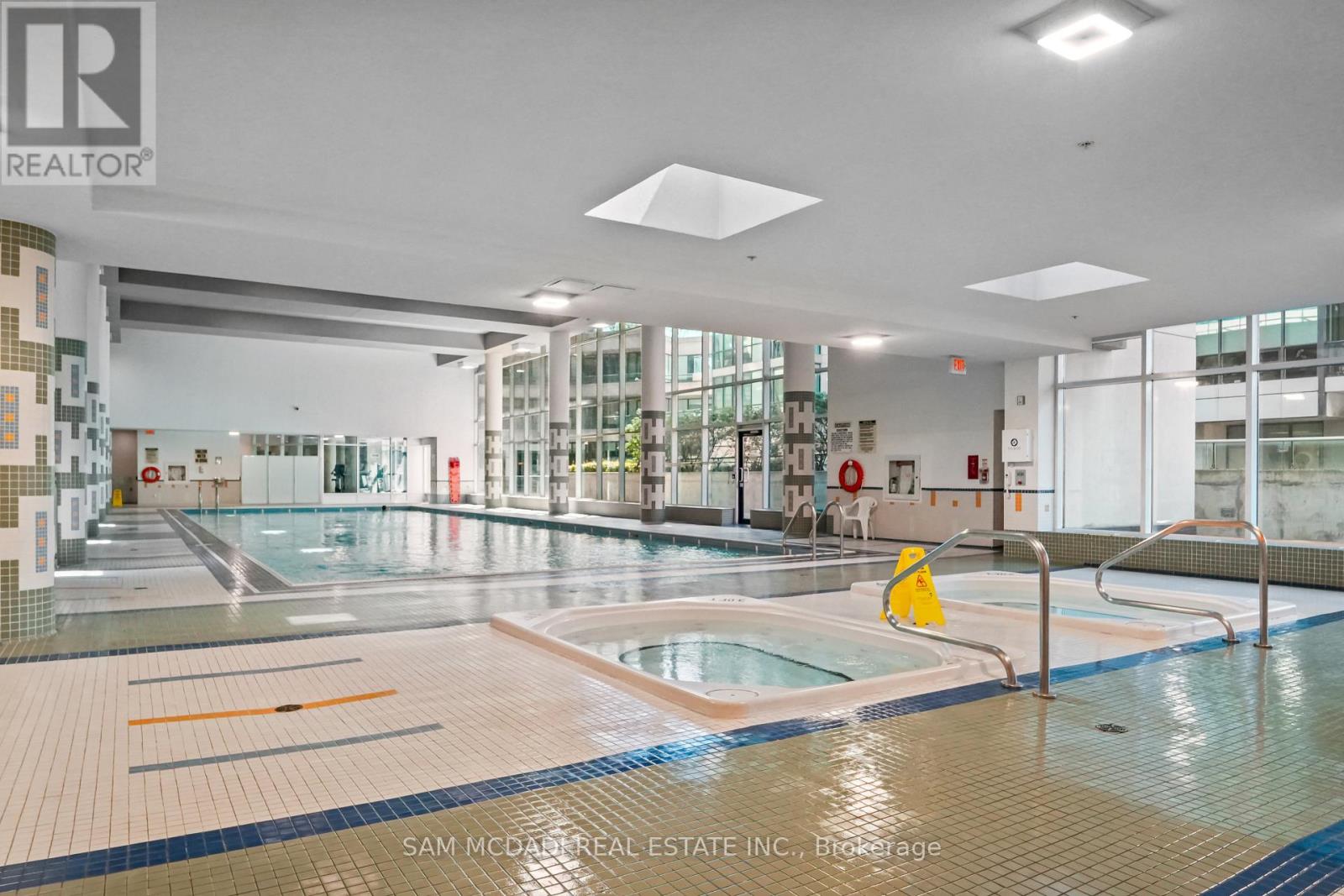 2304 - 18 Harbour Street, Toronto, Ontario  M5J 2Z6 - Photo 19 - C13763394
