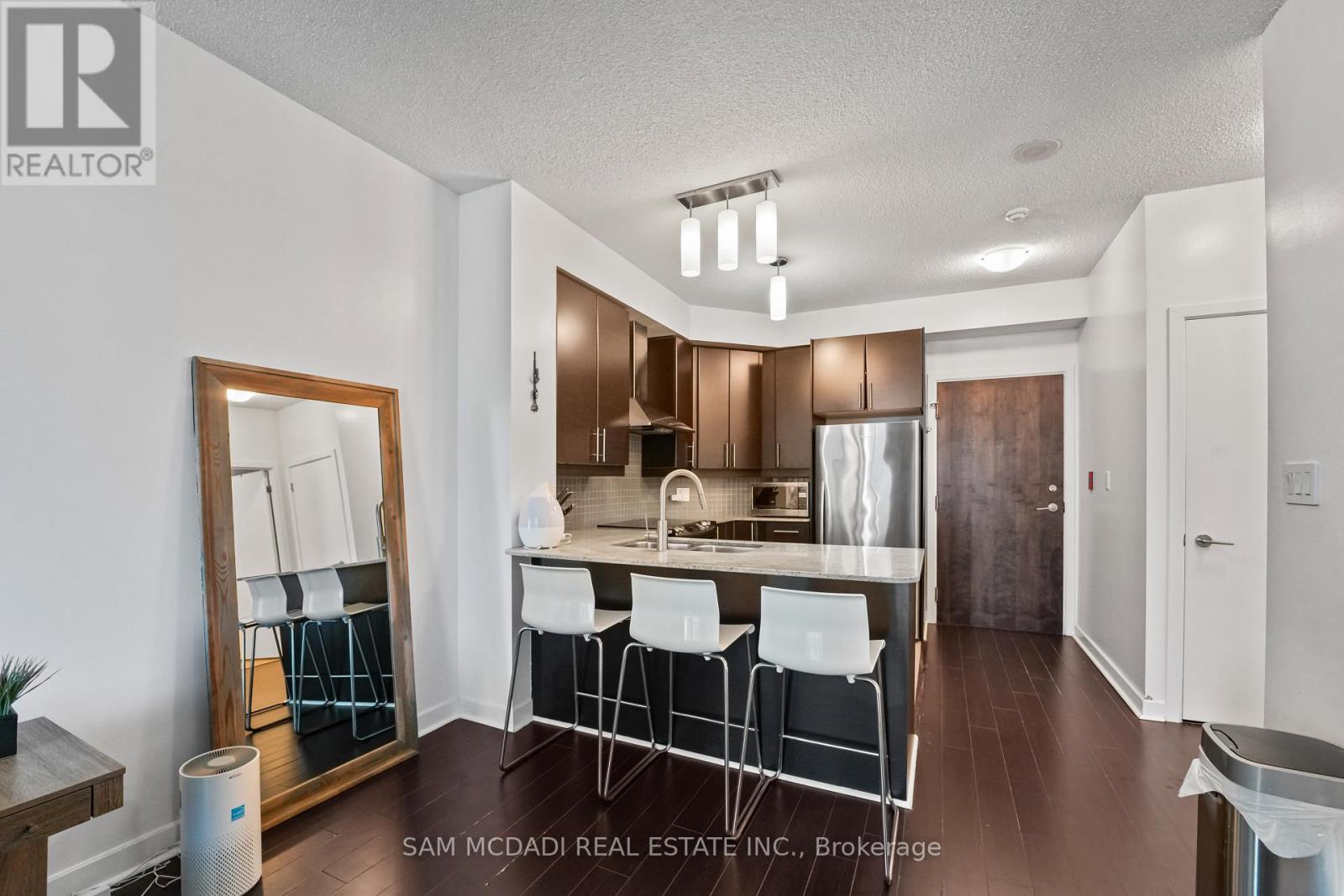 2304 - 18 Harbour Street, Toronto, Ontario  M5J 2Z6 - Photo 5 - C13763394