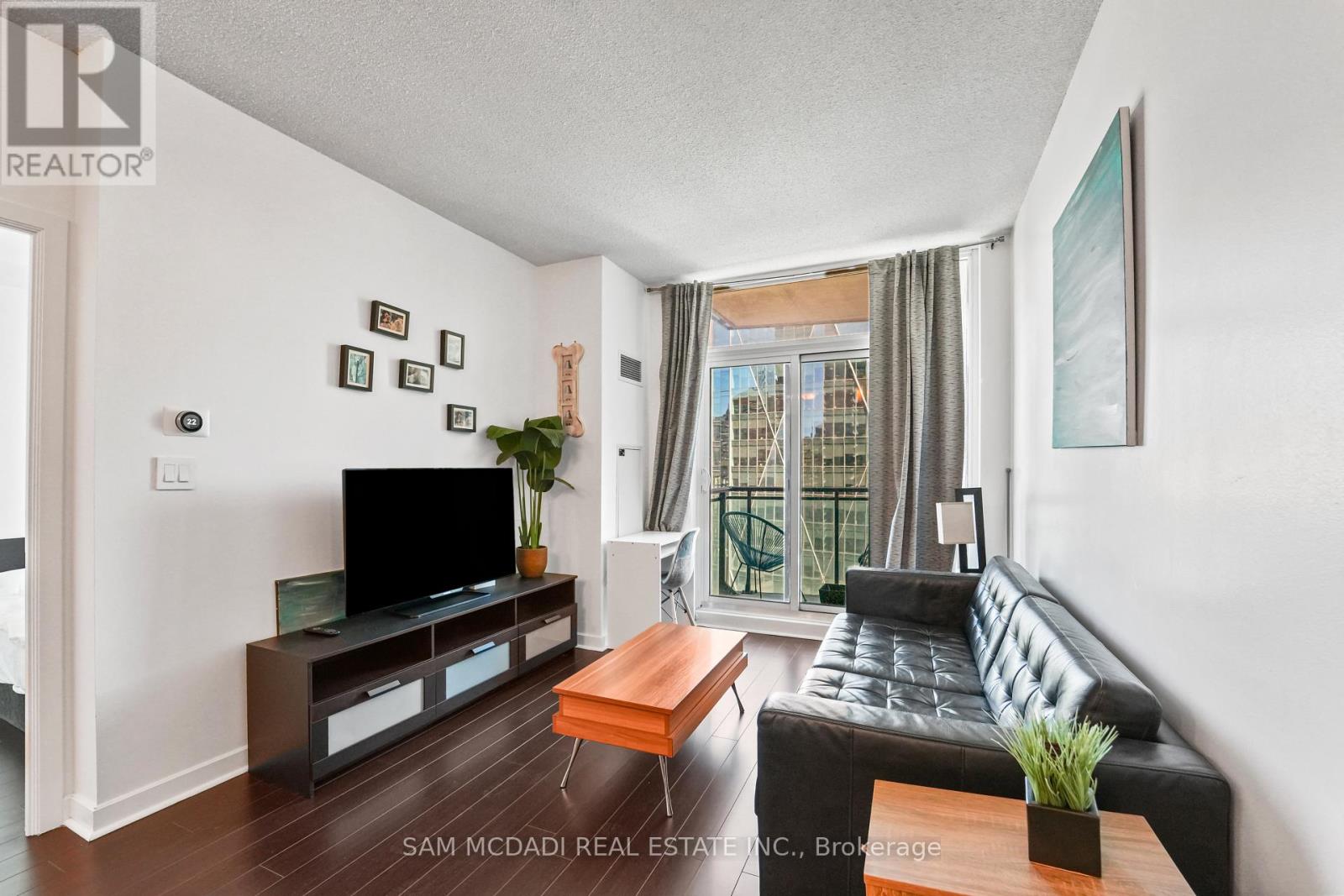 2304 - 18 Harbour Street, Toronto, Ontario  M5J 2Z6 - Photo 8 - C13763394