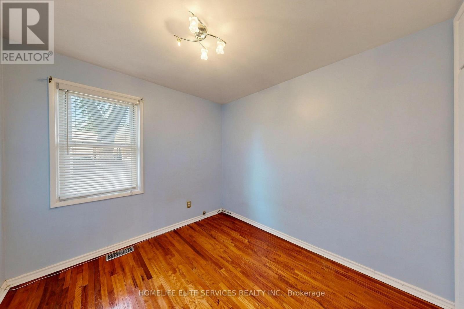 48 Frey Crescent, Toronto, Ontario  M1R 2C7 - Photo 4 - E13763366