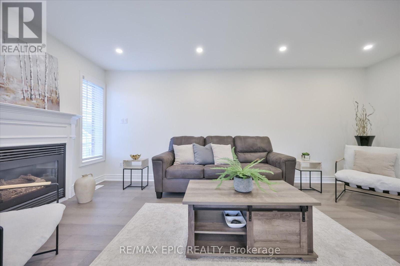 33 Emmett Place, Whitby, Ontario  L1R 2B4 - Photo 21 - E13763388