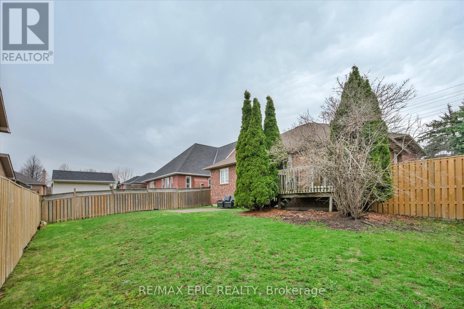33 Emmett Place, Whitby, Ontario  L1R 2B4 - Photo 43 - E13763388