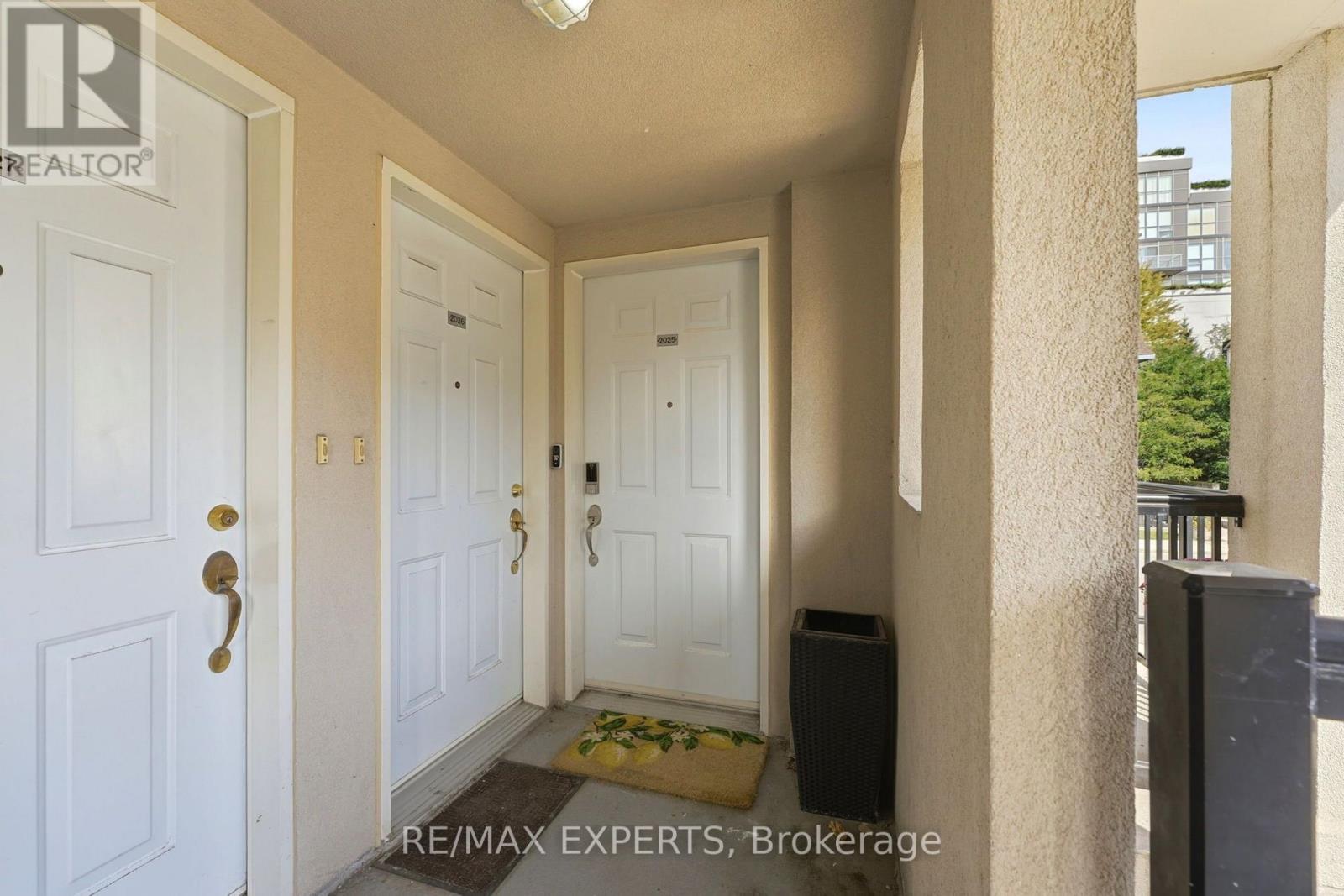 2025 - 85 George Appleton Way, Toronto, Ontario  M3M 0A2 - Photo 4 - W13763320
