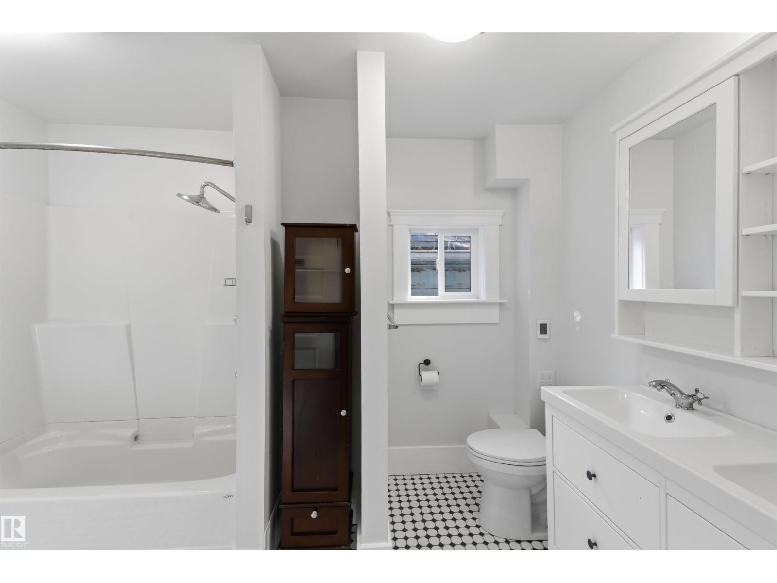 10647 125 St NW, Edmonton, Alberta  T5N 1T7 - Photo 18 - E4507764