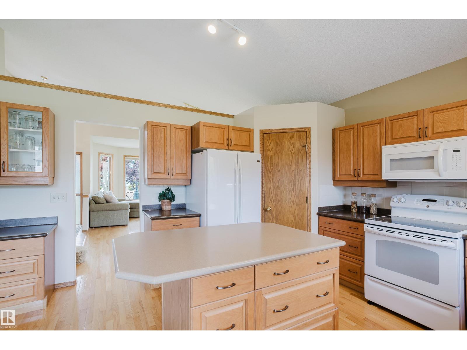 160 Phillips Row NW, Edmonton, Alberta  T5T 5Y3 - Photo 13 - E4507798