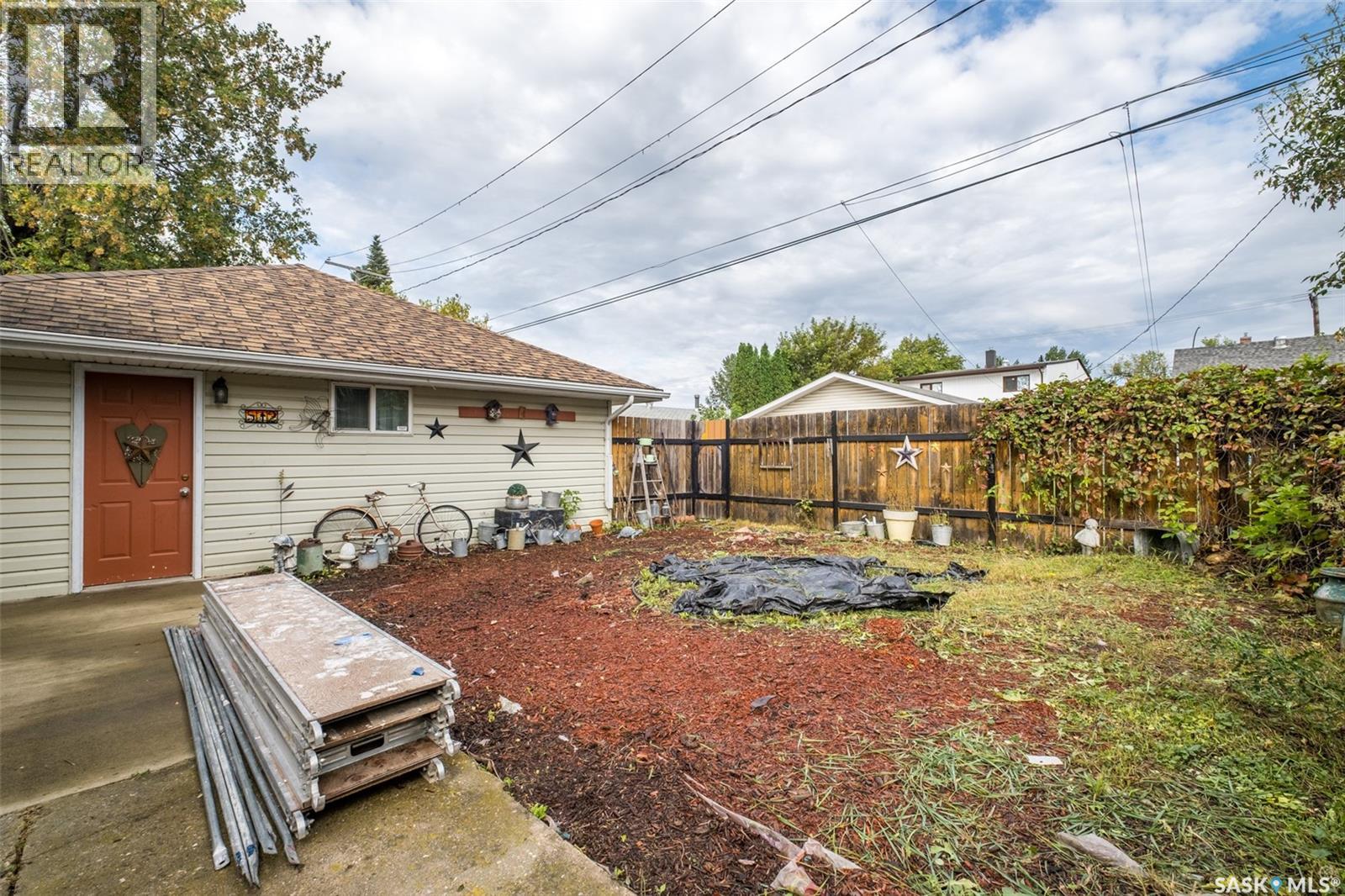 512 12th Street W, Prince Albert, Saskatchewan  S6V 3C2 - Photo 38 - SK048000