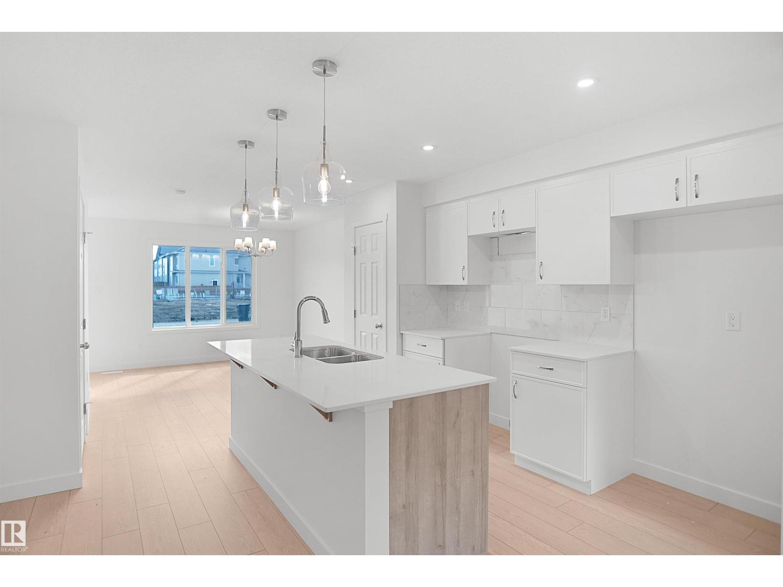 18831 29 Av NW, Edmonton, Alberta  T5Y 4G2 - Photo 9 - E4500370