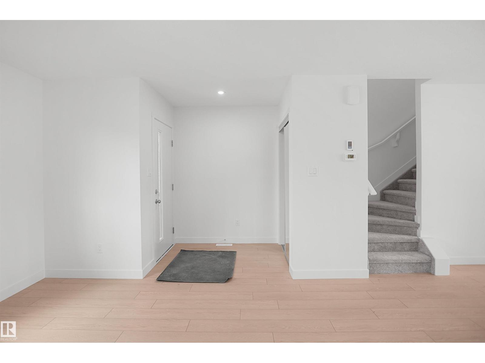 18831 29 Av NW, Edmonton, Alberta  T5Y 4G2 - Photo 3 - E4500370