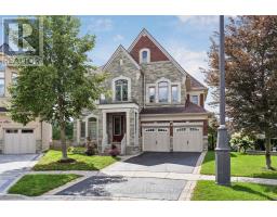 76 VINES PLACE, Aurora, Ontario