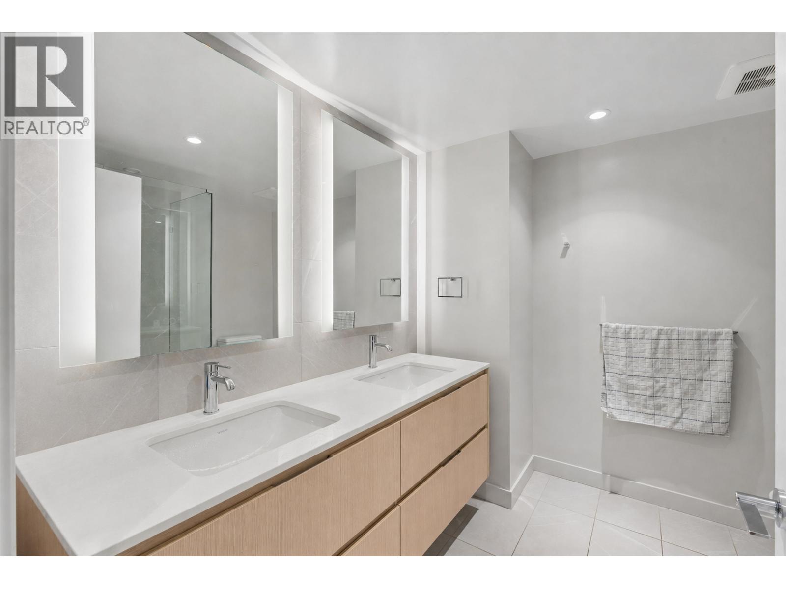 305 1500 Fern Street, North Vancouver, British Columbia  V7J 0E6 - Photo 17 - R3163565