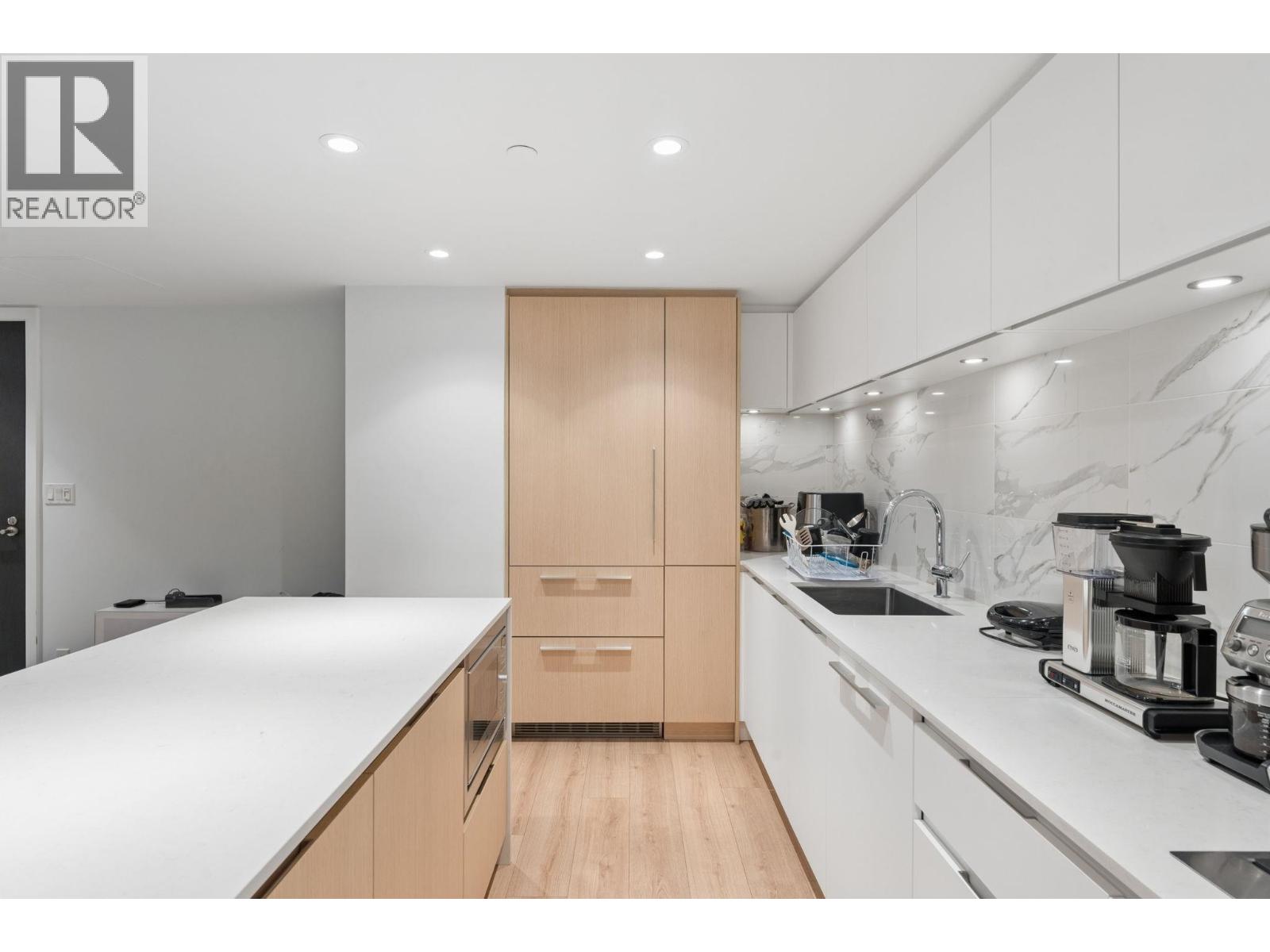 305 1500 Fern Street, North Vancouver, British Columbia  V7J 0E6 - Photo 6 - R3163565