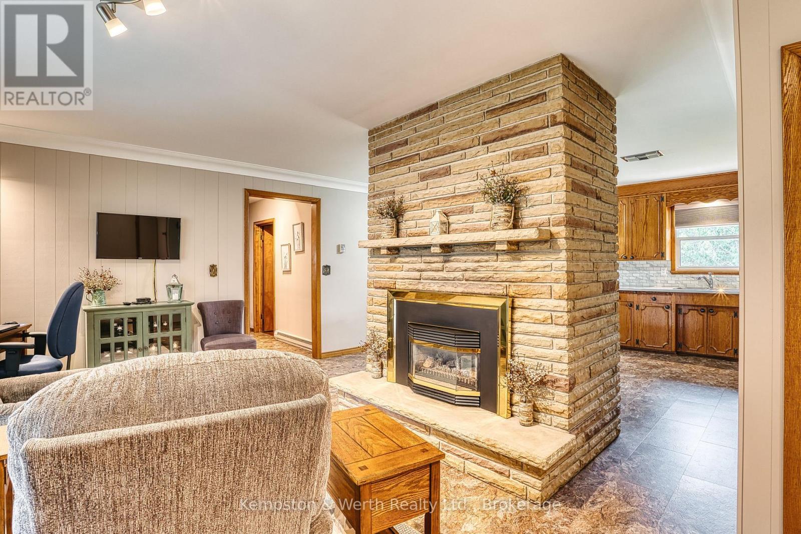 144 King Street, North Perth, Ontario  N0G 1B0 - Photo 14 - X13763412