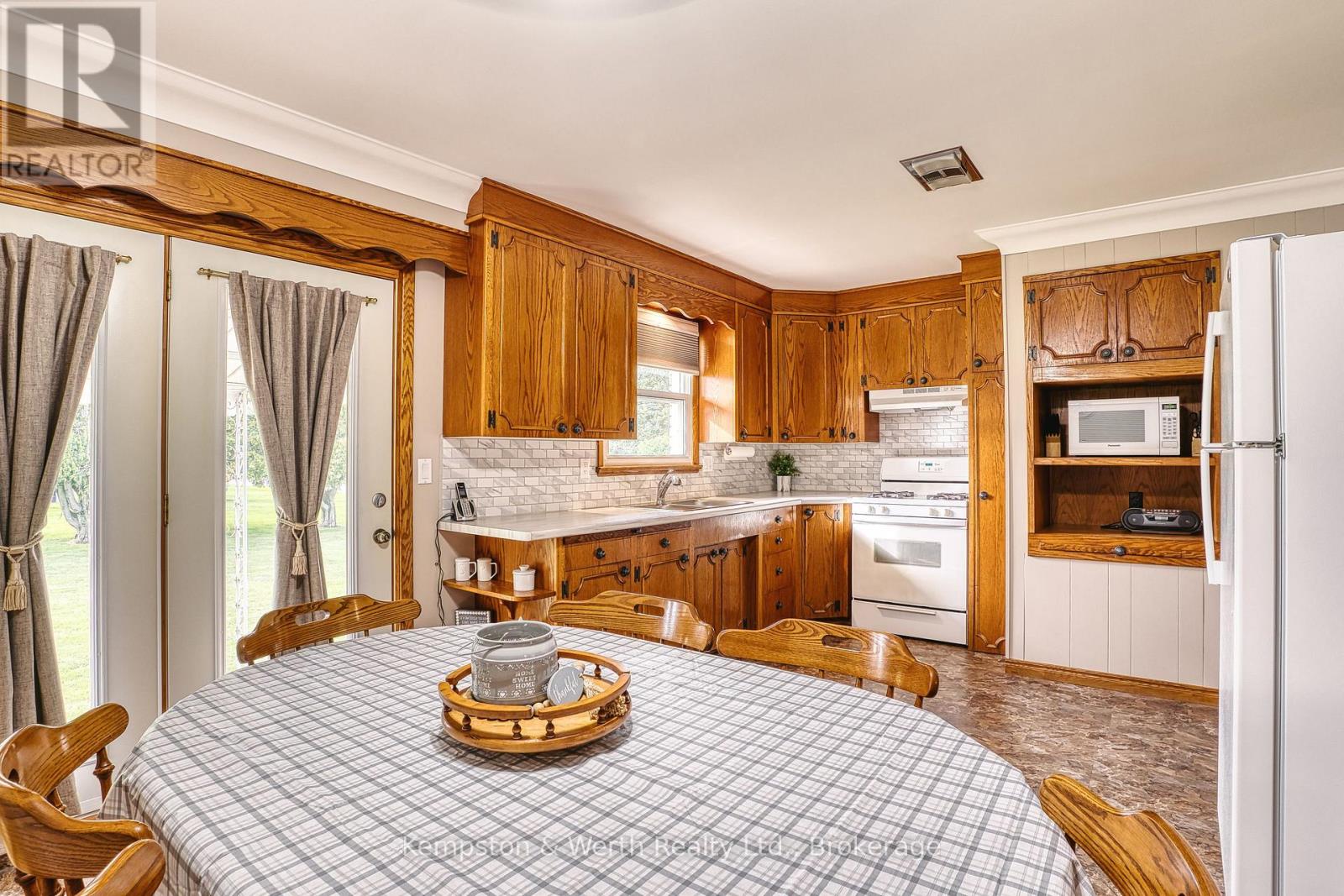 144 King Street, North Perth, Ontario  N0G 1B0 - Photo 15 - X13763412