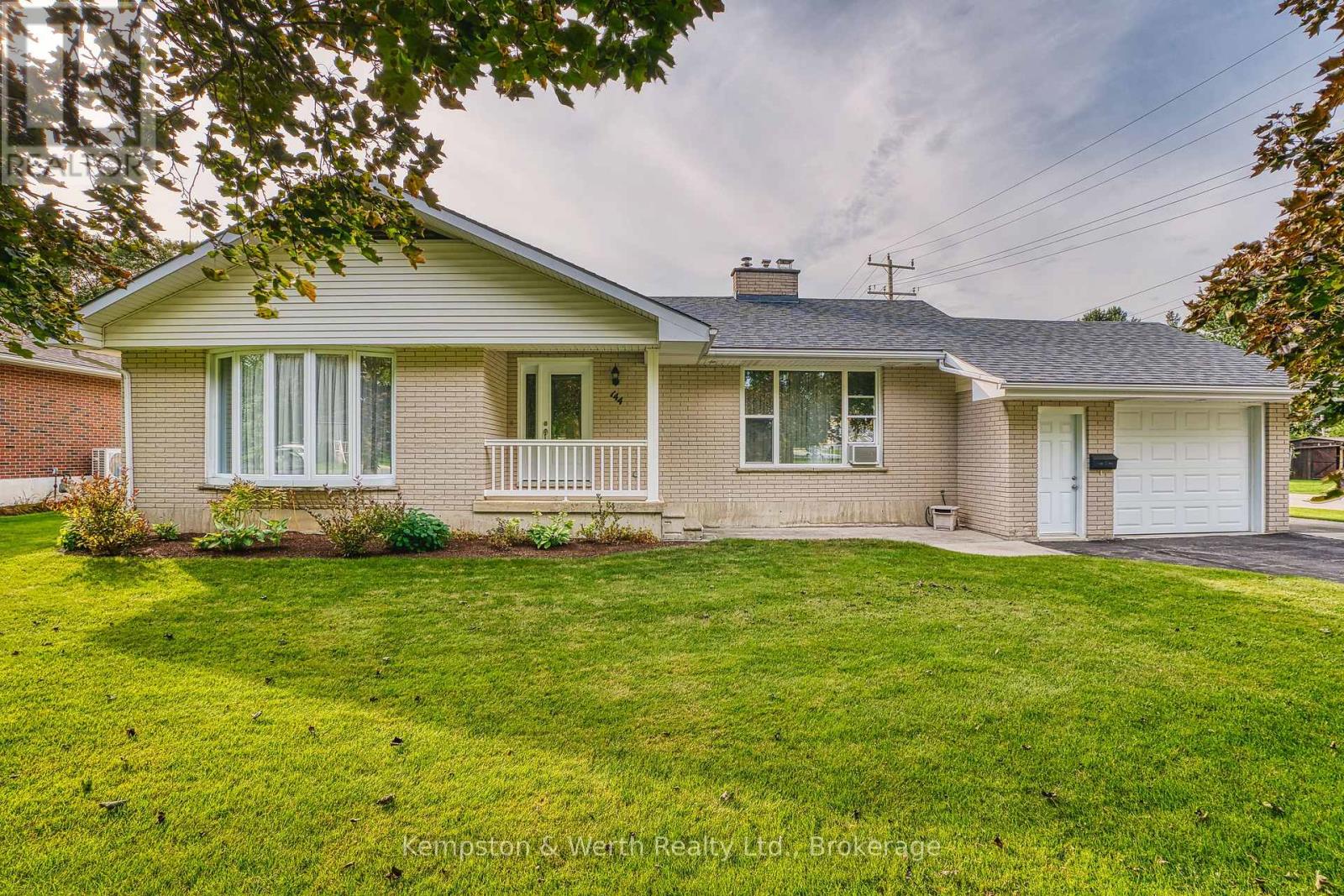 144 King Street, North Perth, Ontario  N0G 1B0 - Photo 5 - X13763412