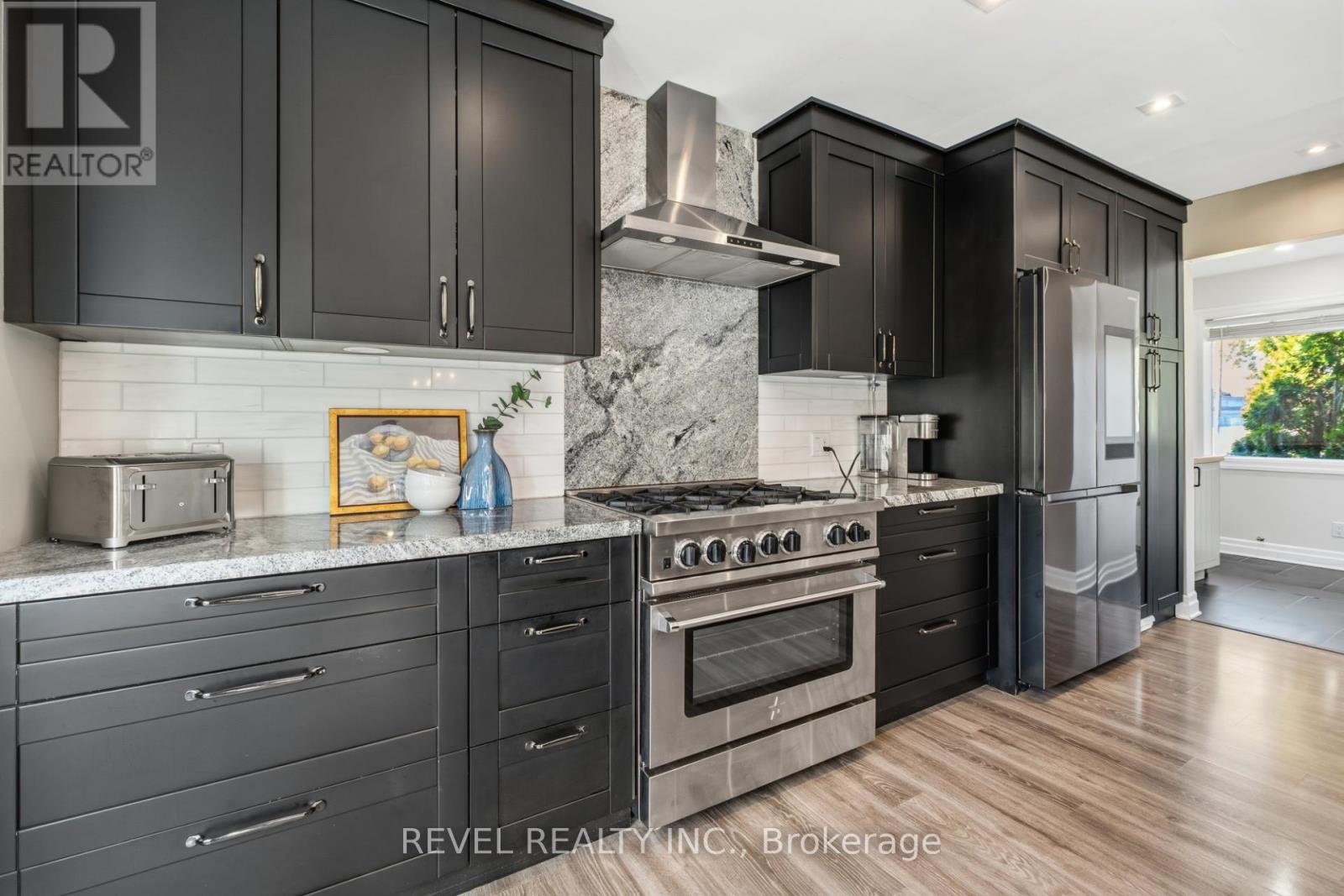 1648 Crediton Parkway, Mississauga, Ontario  L5G 3X3 - Photo 6 - W13763428