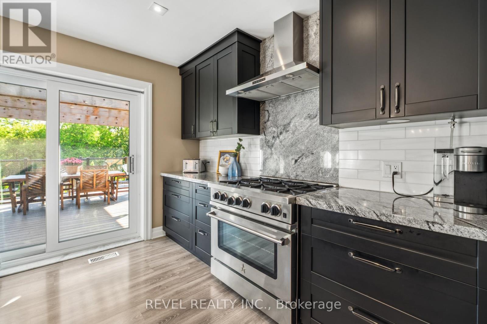 1648 Crediton Parkway, Mississauga, Ontario  L5G 3X3 - Photo 7 - W13763428