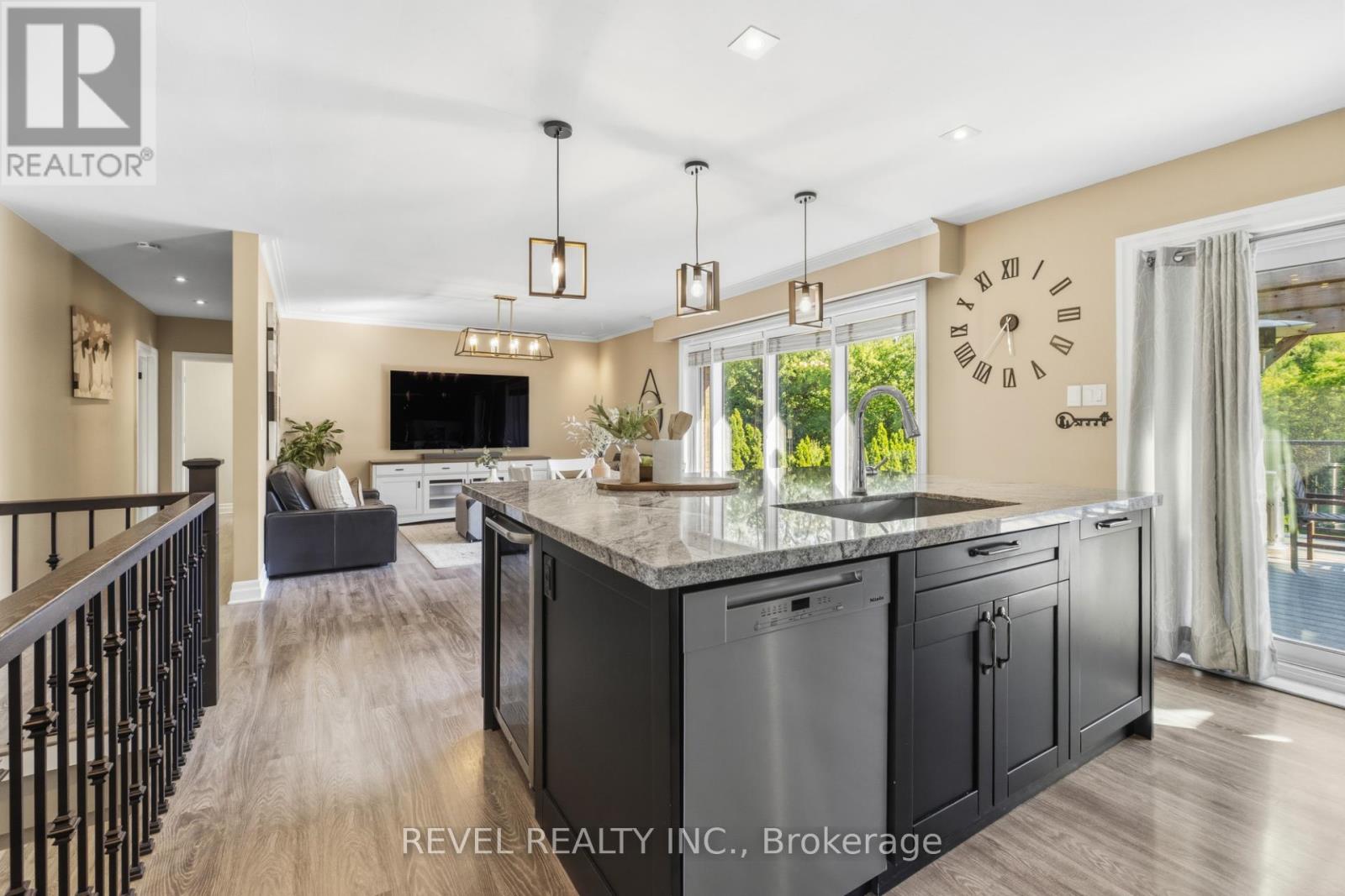 1648 Crediton Parkway, Mississauga, Ontario  L5G 3X3 - Photo 9 - W13763428