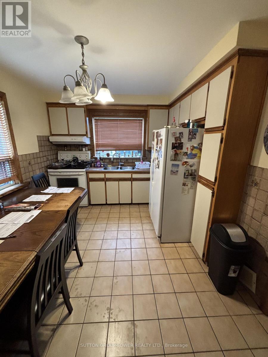 200 Locksley Avenue, Toronto, Ontario  M6B 3N9 - Photo 8 - W13763462