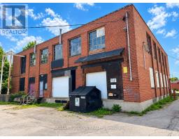 15 WEBLING STREET, Brantford, Ontario