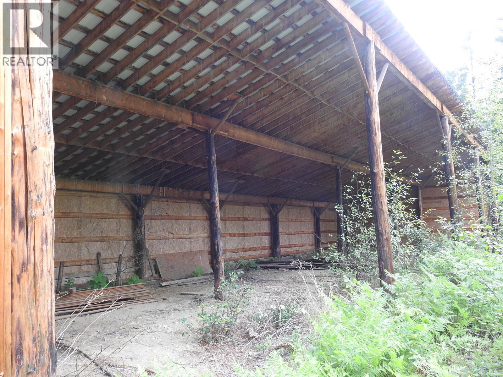 9700 Hwy 6, Edgewood, British Columbia V0G 1J0 - Photo 6 - 10380399
