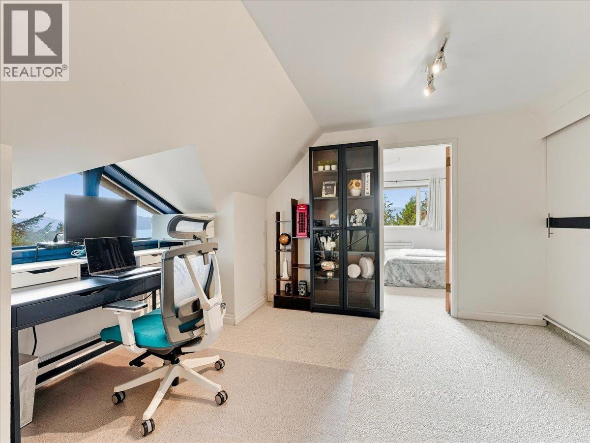 325 Bayview Place, Lions Bay, British Columbia  V0N 2E0 - Photo 24 - R3163571