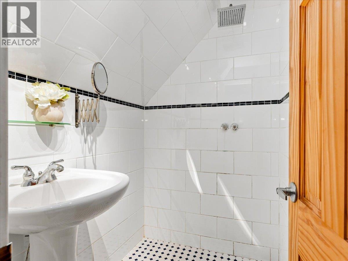 325 Bayview Place, Lions Bay, British Columbia  V0N 2E0 - Photo 23 - R3163571