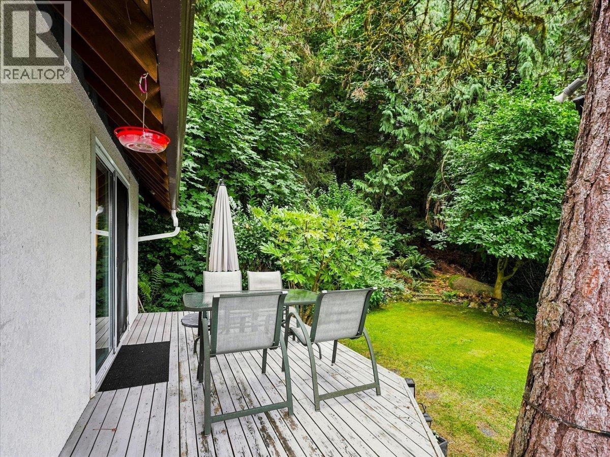 325 Bayview Place, Lions Bay, British Columbia  V0N 2E0 - Photo 34 - R3163571