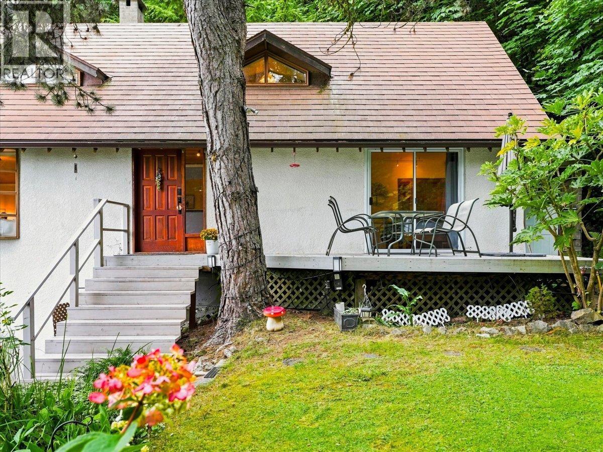 325 Bayview Place, Lions Bay, British Columbia  V0N 2E0 - Photo 37 - R3163571