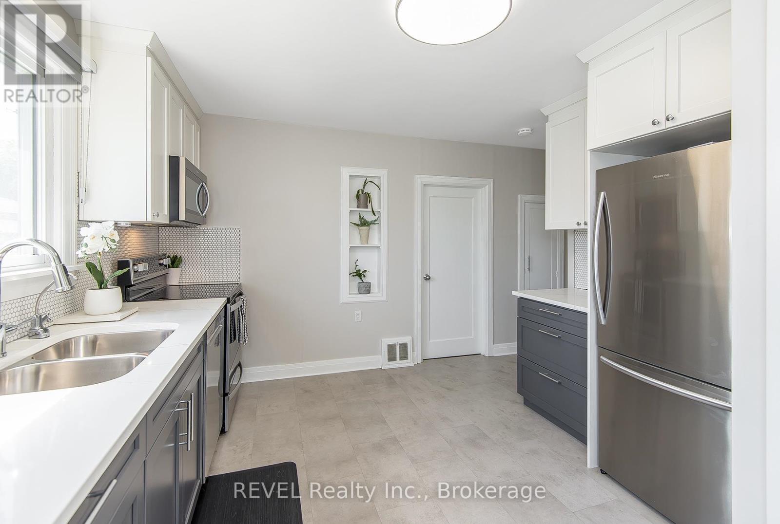 12 Garnet Street, St. Catharines (Facer), Ontario L2M 5E5 - Photo 10 - X13763486