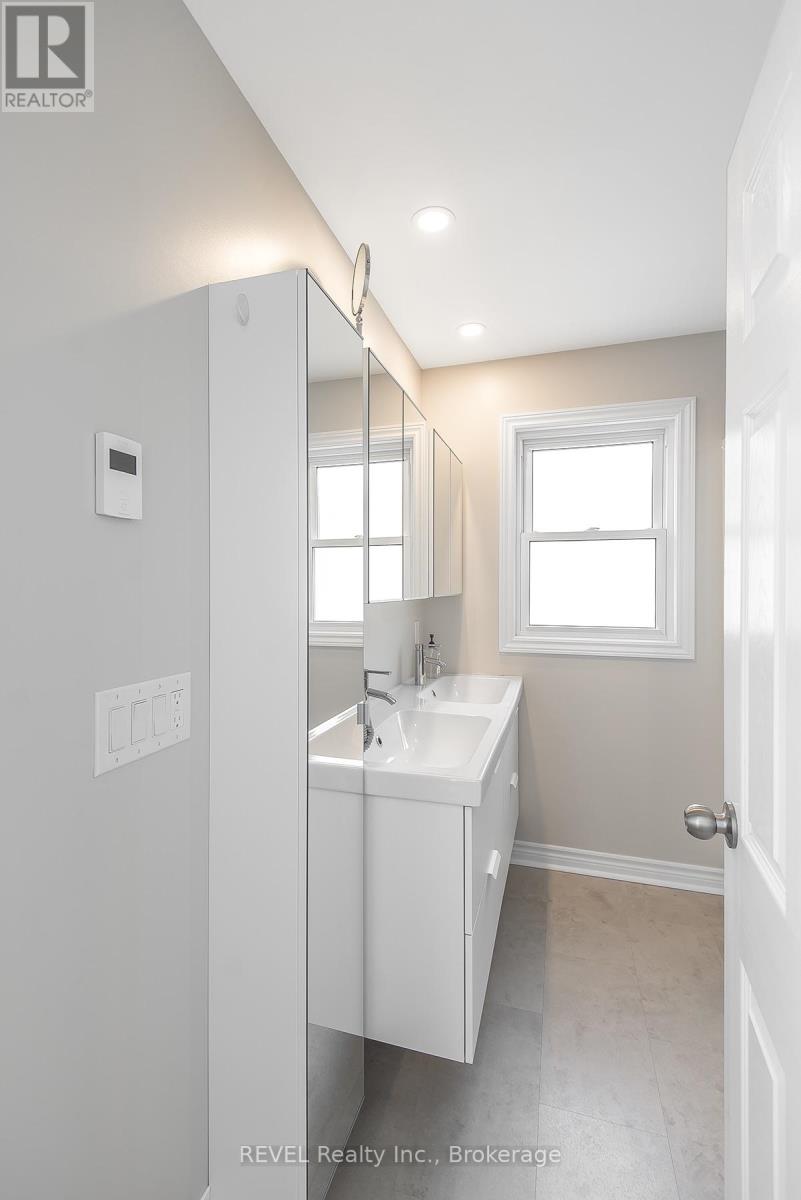 12 Garnet Street, St. Catharines (Facer), Ontario L2M 5E5 - Photo 16 - X13763486