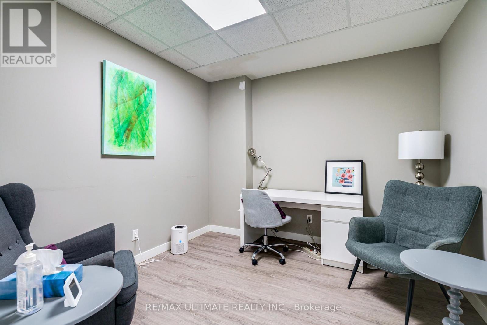 427-429 Vaughan Road, Toronto, Ontario  M6C 2P1 - Photo 15 - C13763522