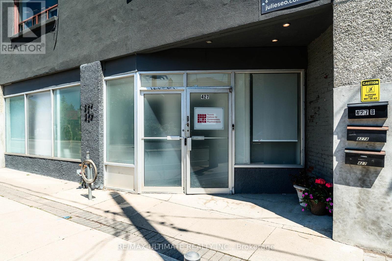 427-429 Vaughan Road, Toronto, Ontario  M6C 2P1 - Photo 4 - C13763522