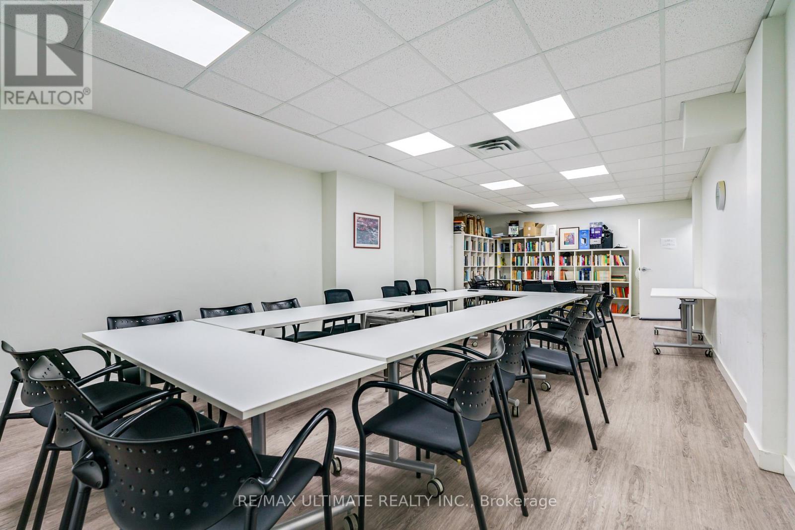 427-429 Vaughan Road, Toronto, Ontario  M6C 2P1 - Photo 9 - C13763522