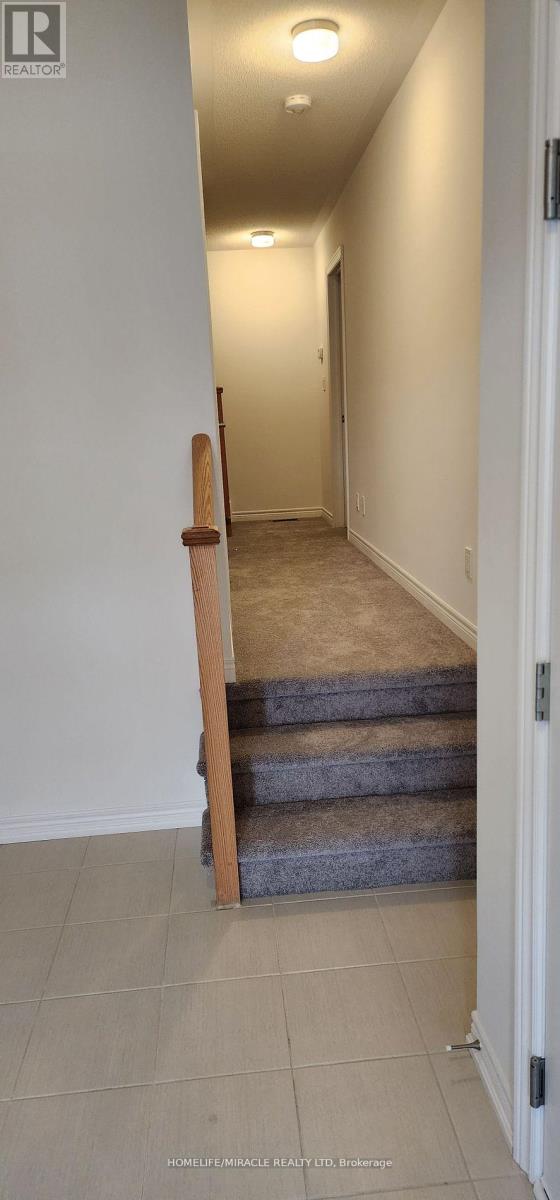 2039 Cameron Lott Crescent, Oshawa, Ontario L1L 0S1 - Photo 2 - E13763546