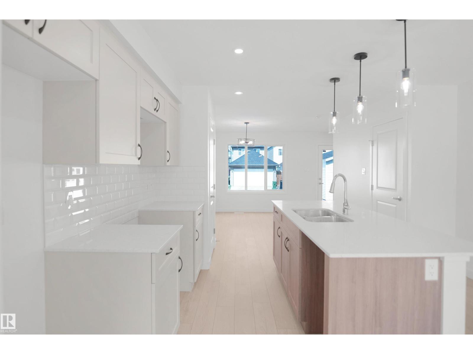 18976 28 Av NW, Edmonton, Alberta  T5Y 4G2 - Photo 11 - E4491688