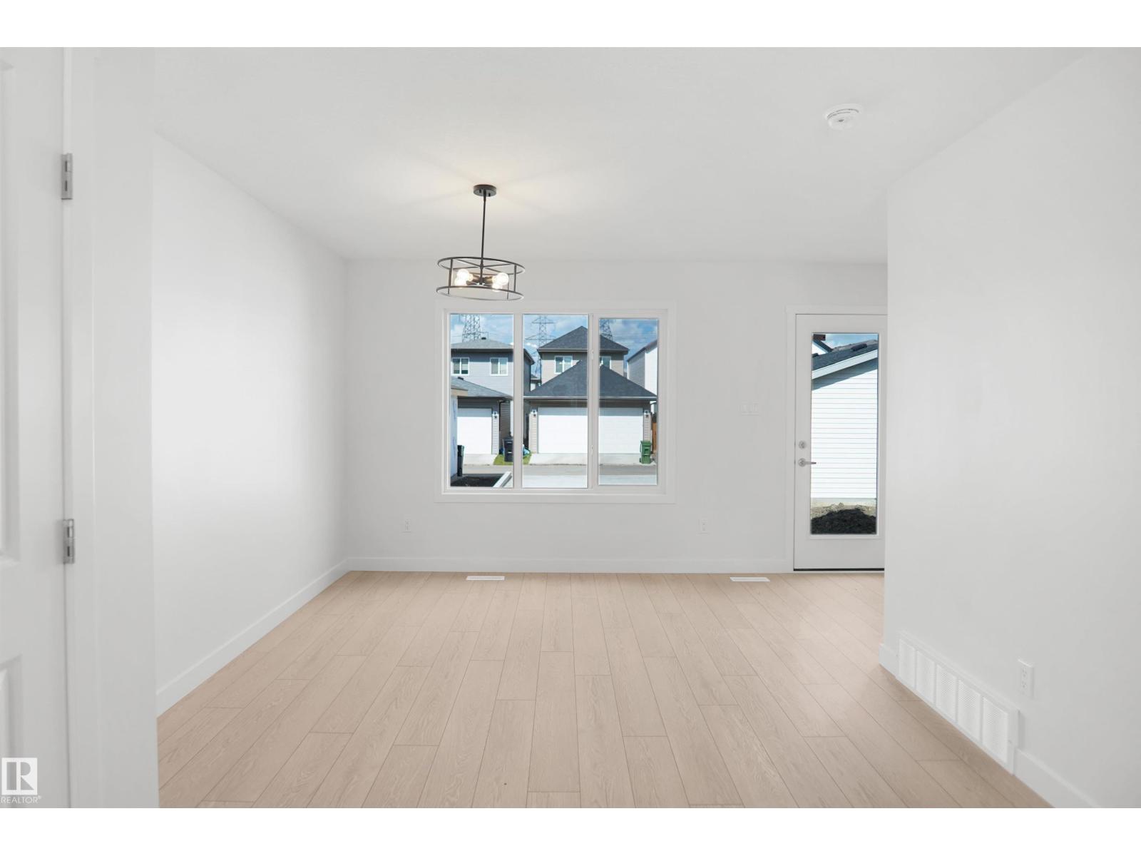 18976 28 Av NW, Edmonton, Alberta  T5Y 4G2 - Photo 6 - E4491688