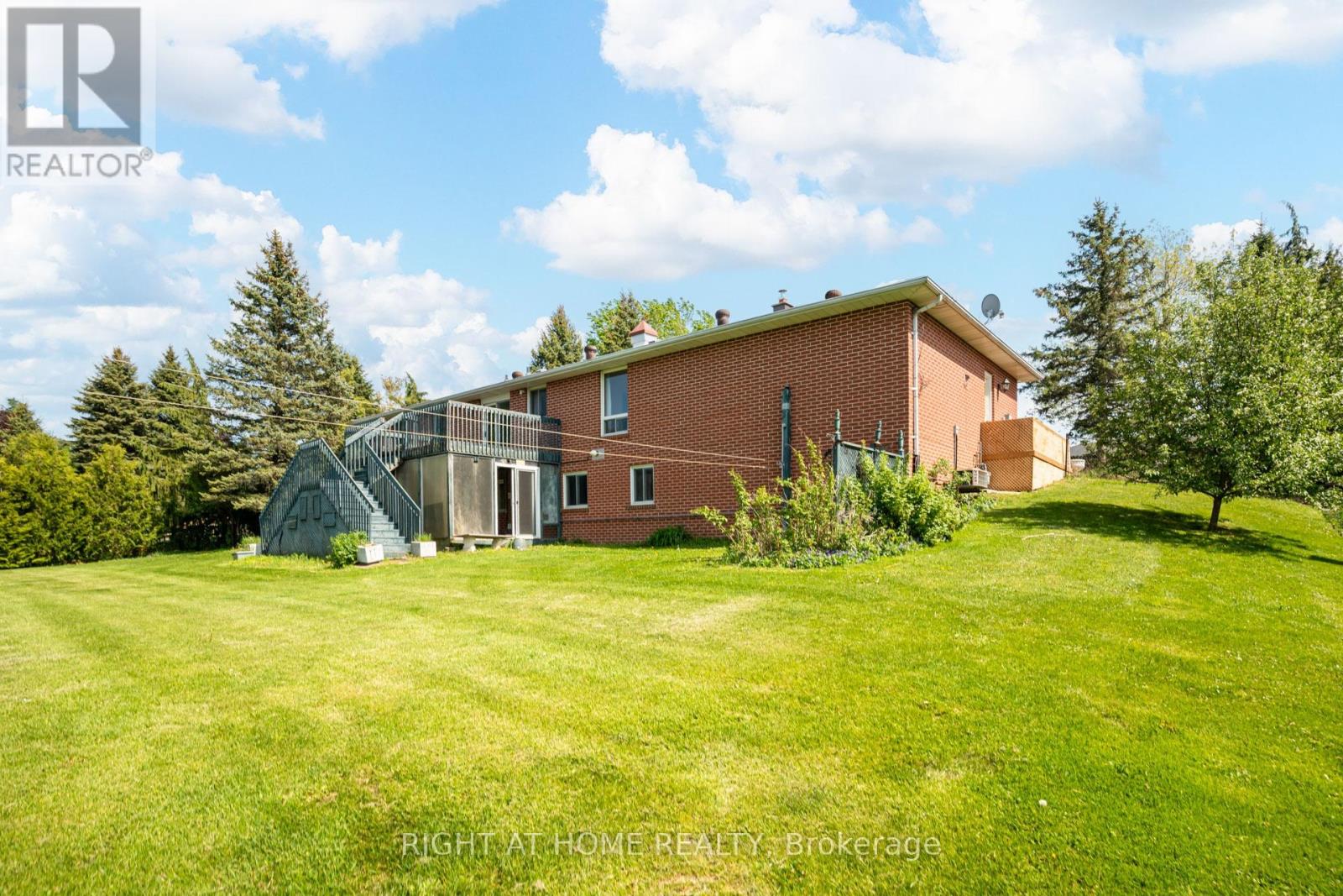 24 Joseph Street, Adjala-Tosorontio, Ontario  L0G 1L0 - Photo 35 - N13763548