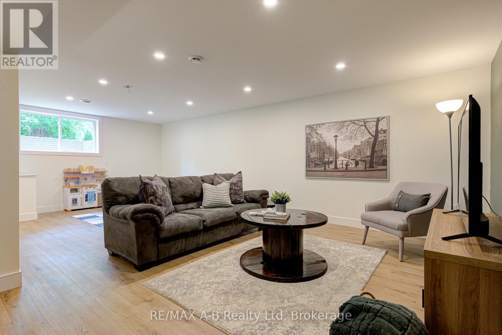 261 Albert Street, Stratford, Ontario  N5A 3K8 - Photo 43 - X13763544