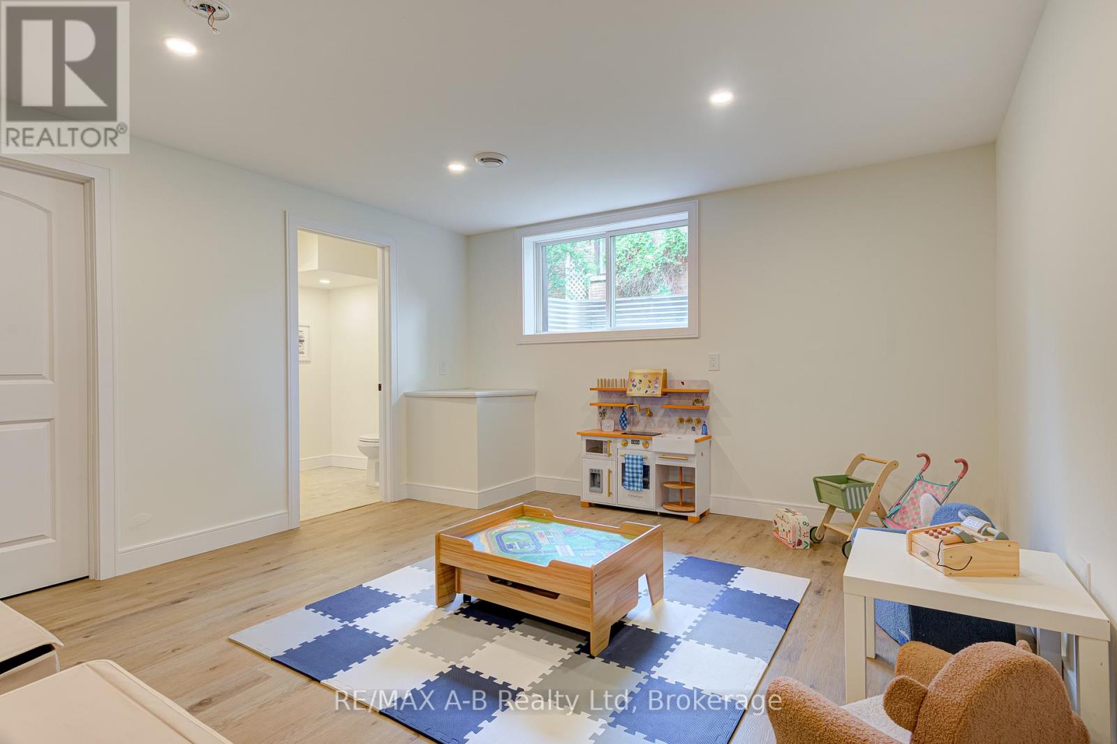 261 Albert Street, Stratford, Ontario  N5A 3K8 - Photo 44 - X13763544