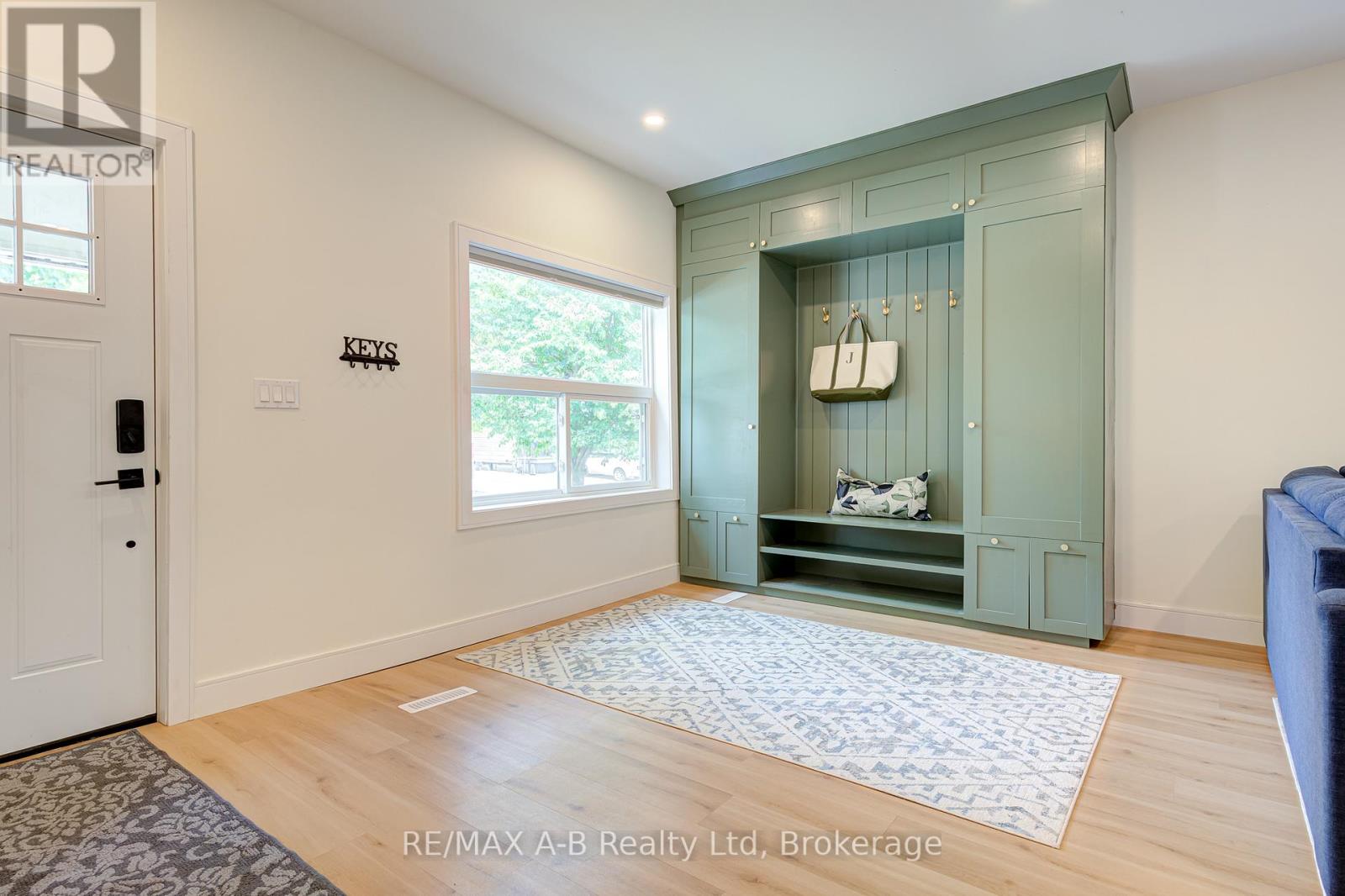 261 Albert Street, Stratford, Ontario  N5A 3K8 - Photo 8 - X13763544