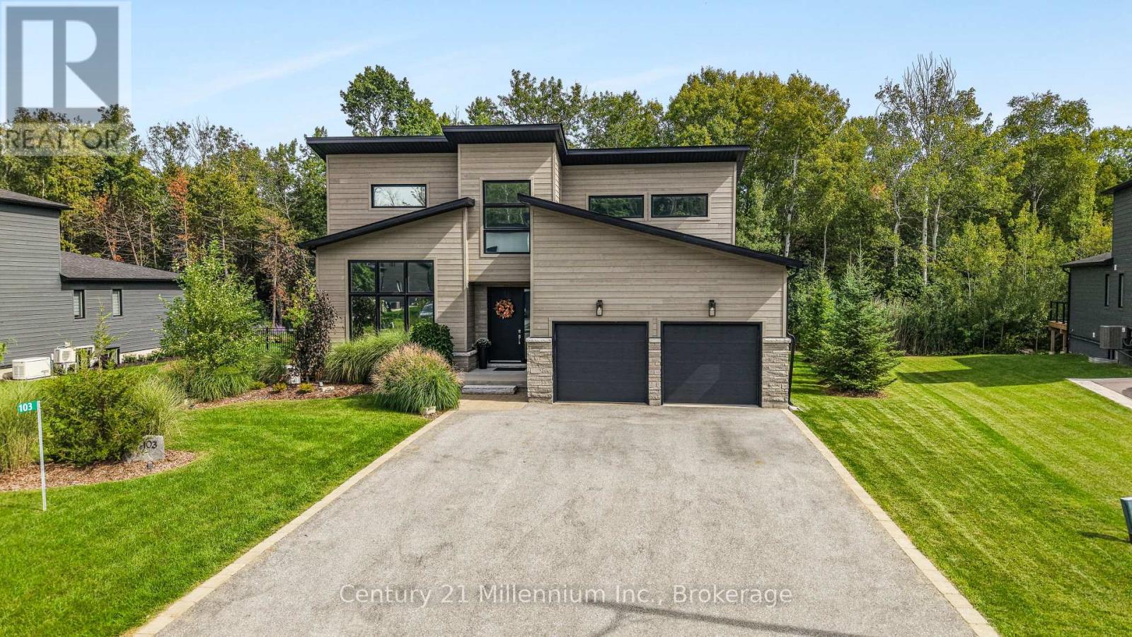 103 TEKIAH ROAD, Blue Mountains, Ontario