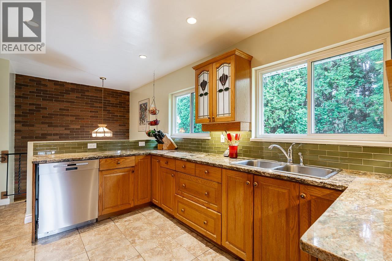 675 Newport Street, Coquitlam, British Columbia  V3J 3H5 - Photo 6 - R3163325