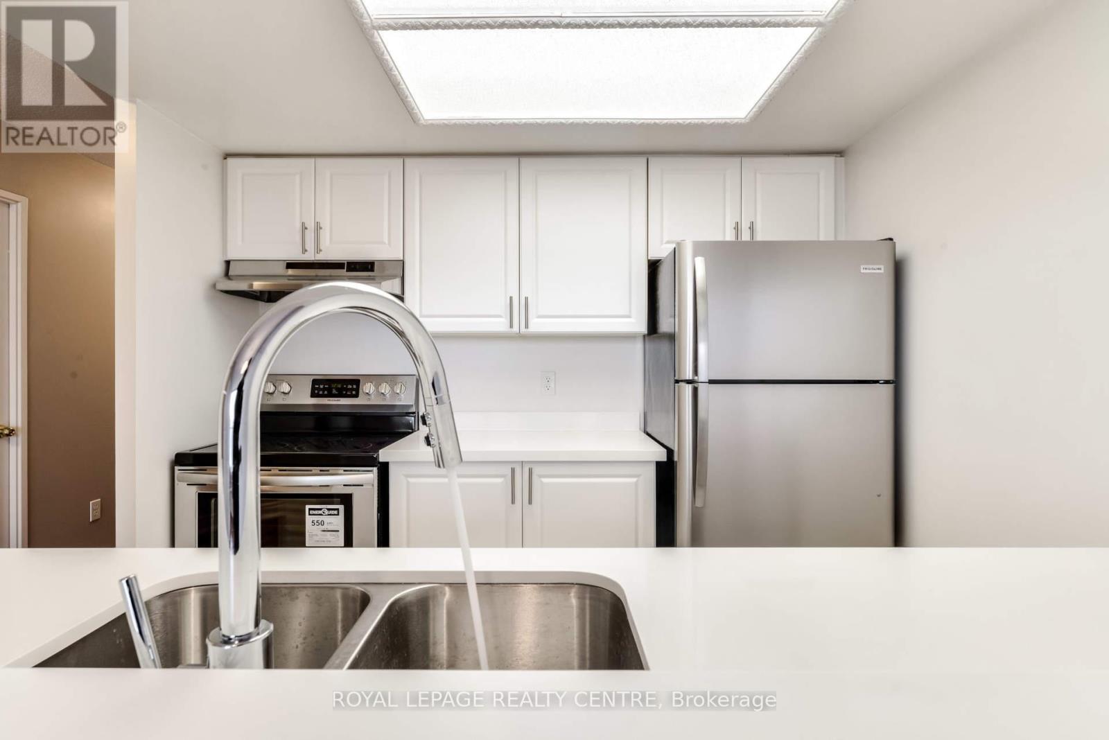 1901 - 101 Subway Crescent, Toronto, Ontario  M9B 6K4 - Photo 10 - W13763542