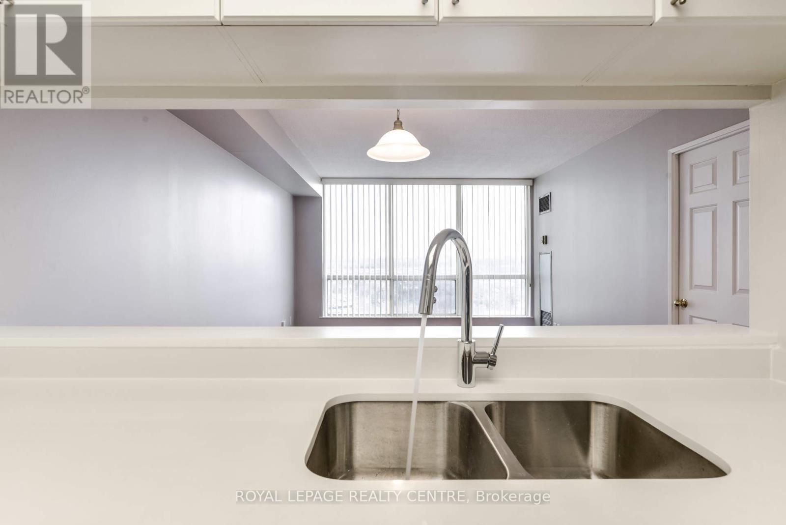 1901 - 101 Subway Crescent, Toronto, Ontario  M9B 6K4 - Photo 12 - W13763542