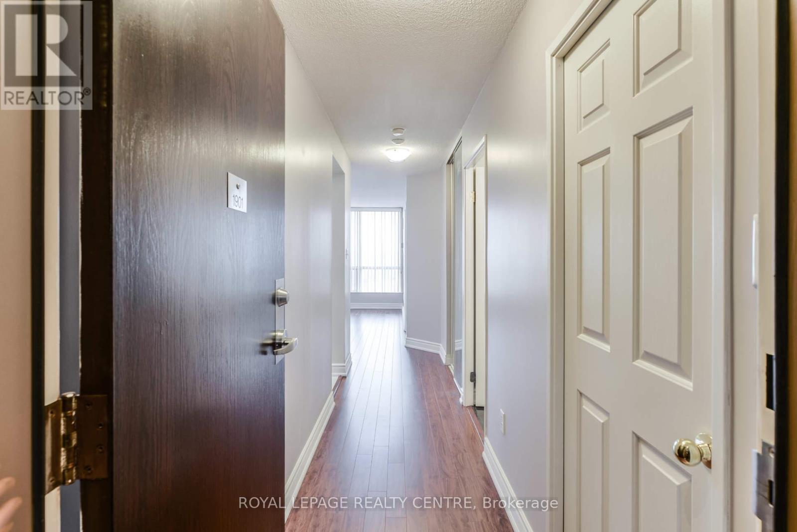 1901 - 101 Subway Crescent, Toronto, Ontario  M9B 6K4 - Photo 4 - W13763542