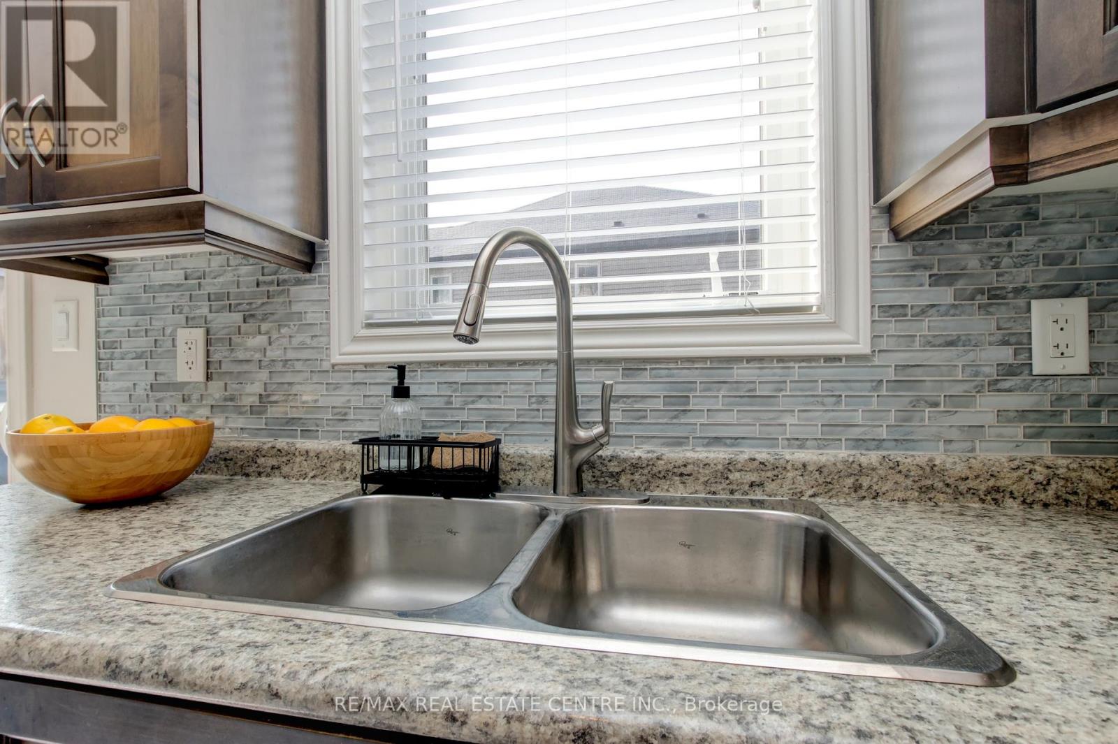 4 - 247 Festival Way, Hamilton, Ontario  L0R 1C0 - Photo 12 - X13763520