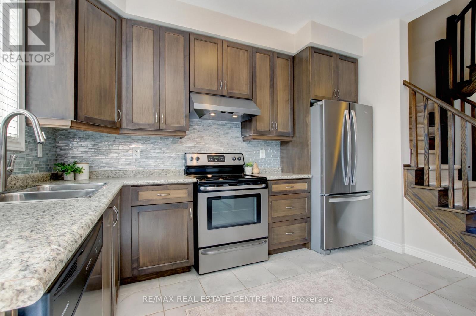 4 - 247 Festival Way, Hamilton, Ontario  L0R 1C0 - Photo 13 - X13763520