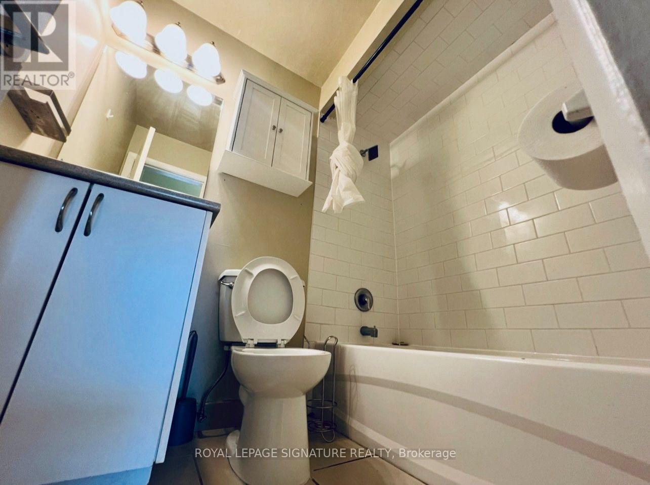 A - 2203 Danforth Avenue, Toronto, Ontario  M4C 1K4 - Photo 12 - E13747940